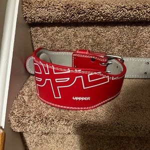 Red uppper gear lifting belt